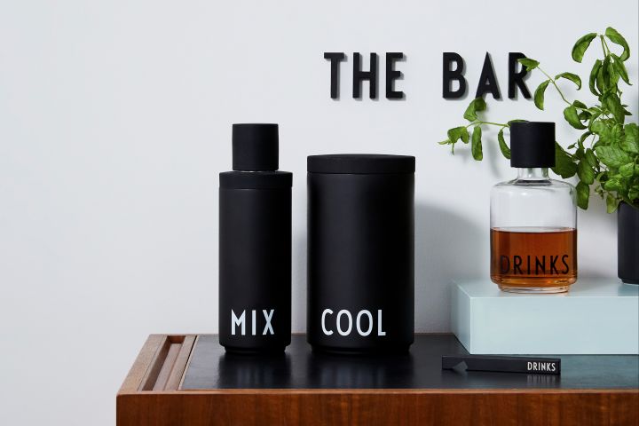 To make the best cocktails you need the right bar accessories. Here you see the accessories from Design Letters. 