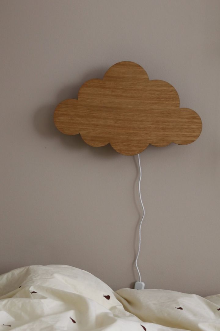 A playful wall lamp makes an ideal nightlight, the perfect playful accessory for any children's room. 
