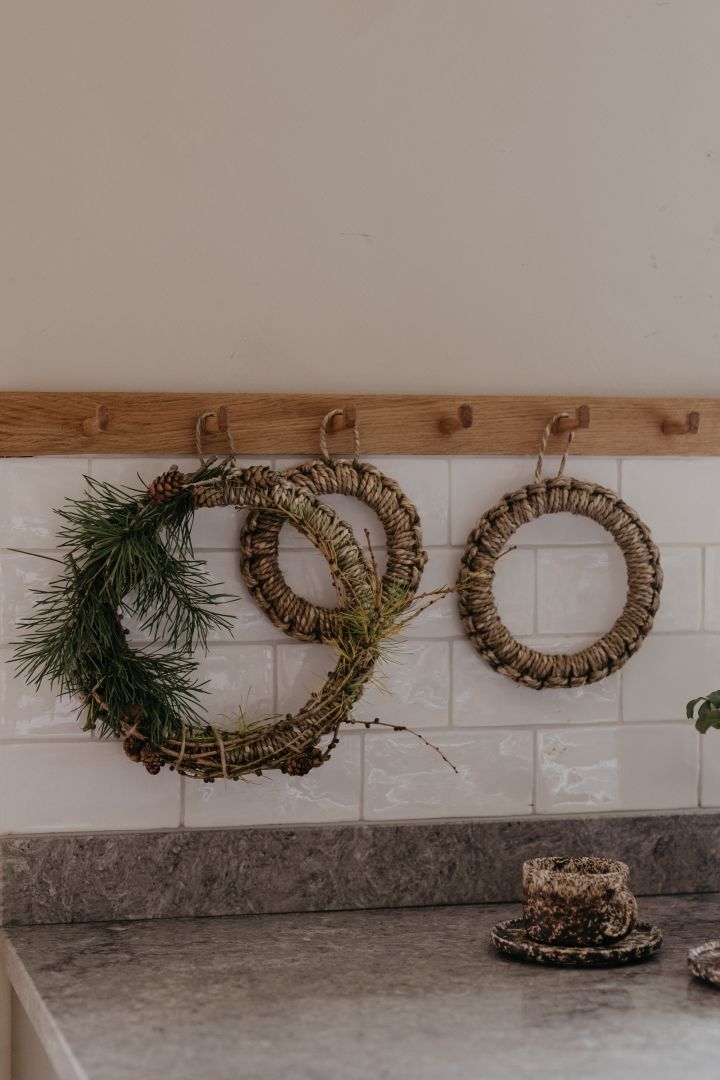 Make a Christmas wreath out of Ernst's trivet at Christmas, the perfect simple DIY Christmas craft. Photo: Johanna Berglund @snickargladjen