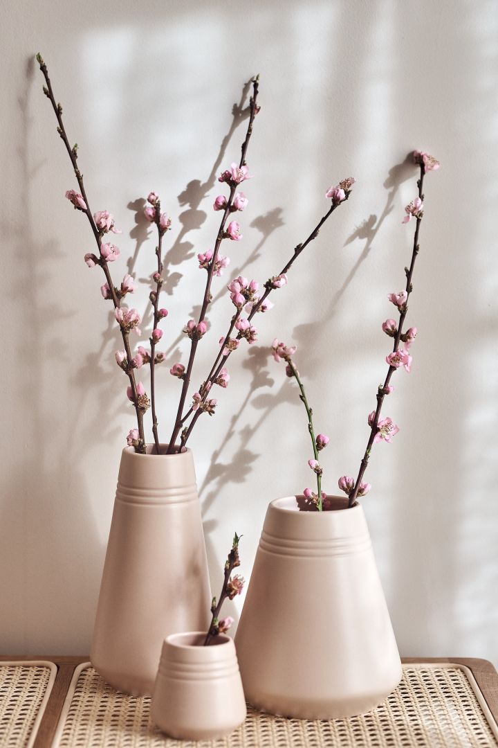 The Drift vase in brown from Cooee Design at the home of Hannes Mauritzson.