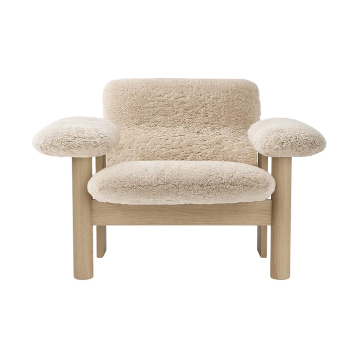 Brasilia armchair low back, Natural oak-Nature sheepskin curly Audo Copenhagen