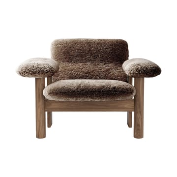 Brasilia armchair low back - Walnut-Sahara sheepskin curly - Audo Copenhagen