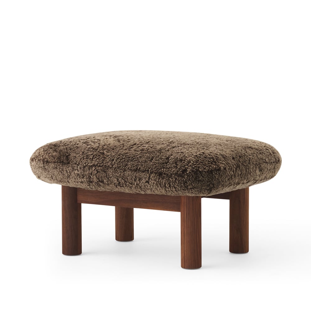 Audo Copenhagen Brasilia footstool Sheepskin root brown-walnut