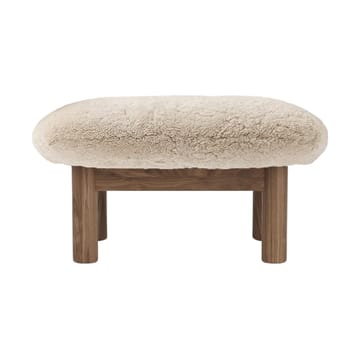 Brasilia footstool - Walnut-Nature sheepskin curly - Audo Copenhagen