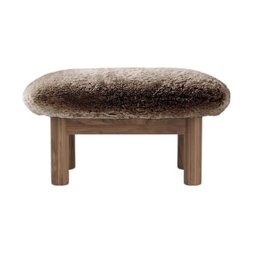 Brasilia footstool - Walnut-Sahara sheepskin curly - Audo Copenhagen