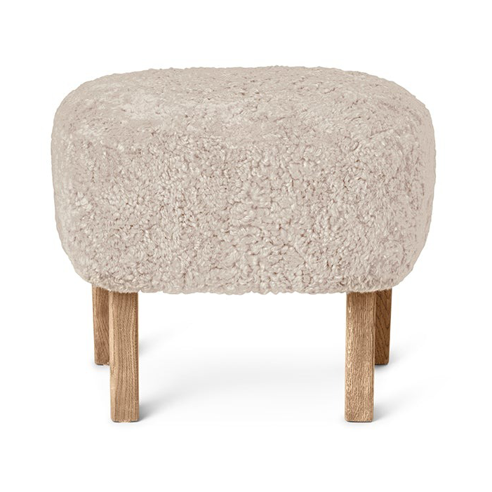 Audo Copenhagen Ingeborg ottoman Sheepskin moonlight, legs oak nature