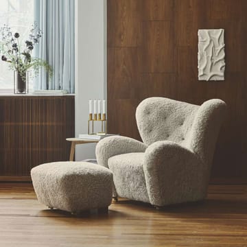 The Tired Man armchair set - Sheepskin moonlight, incl. footstool, legs oak smoked - Audo Copenhagen