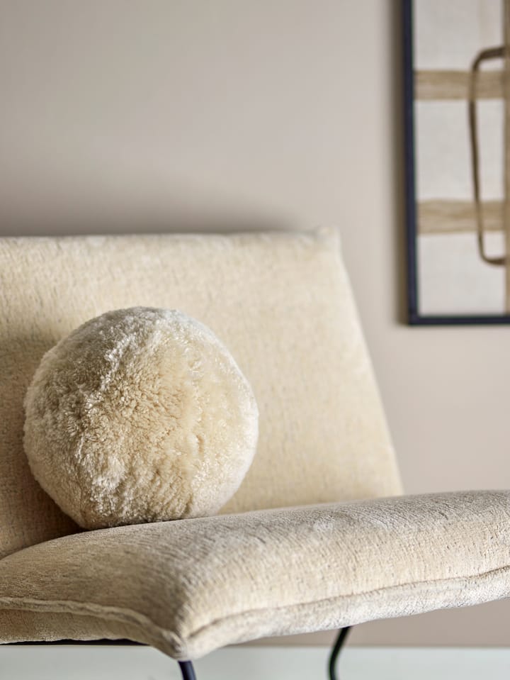 Betsy cushion sheepskin Ø30 cm, White Bloomingville