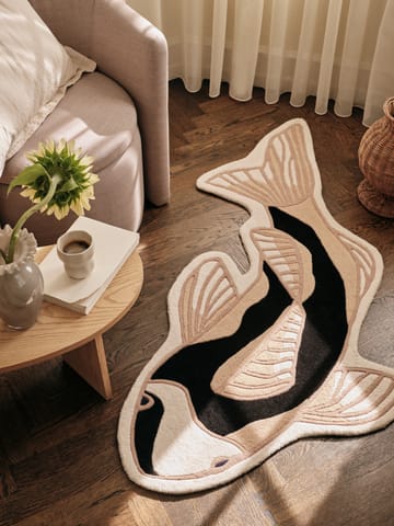 Koi rug 97x130 cm - Black-beige - Broste Copenhagen