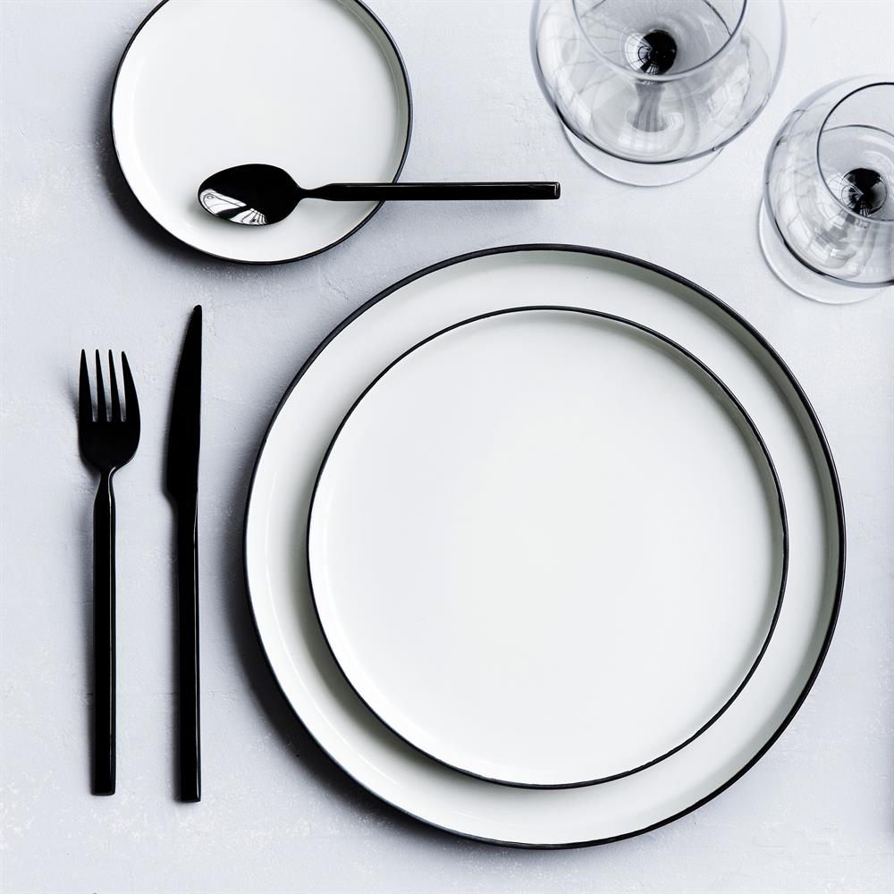 https://www.nordicnest.com/assets/blobs/broste-copenhagen-tvis-cutlery-set-16-pieces-black/p_26750-02-04-afe915b49b.jpg