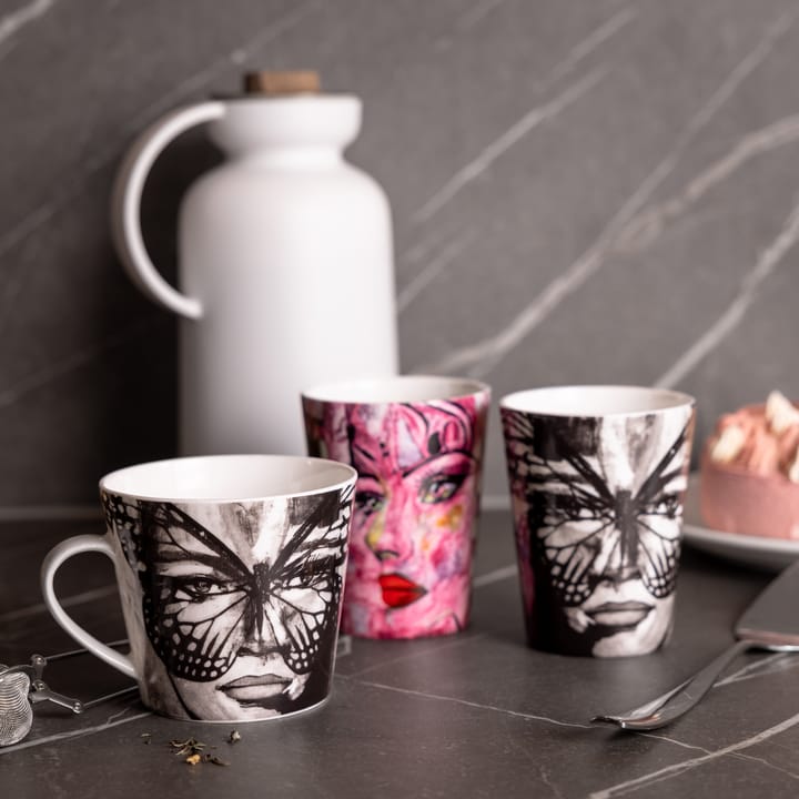 Golden Butterfly mug 35 cl, Black-white Carolina Gynning