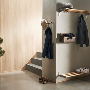 Nostalgi Shoe or hat shelf - Birch, white stand - Essem Design