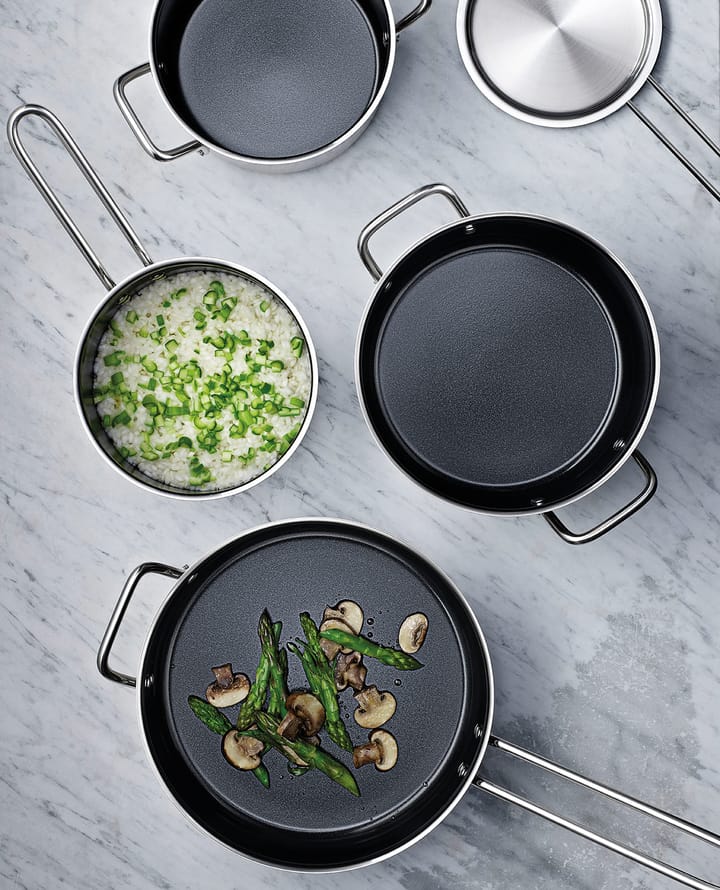 Eva Trio Stainless Steel Slip-Let ceramic sauté pan - 24 cm - Eva Solo