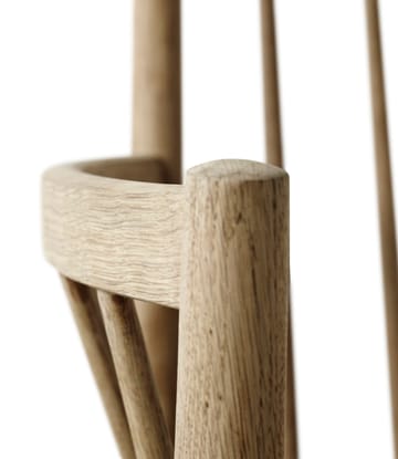 J81 chair with arms - Oak nature lacquered-nature - FDB Møbler