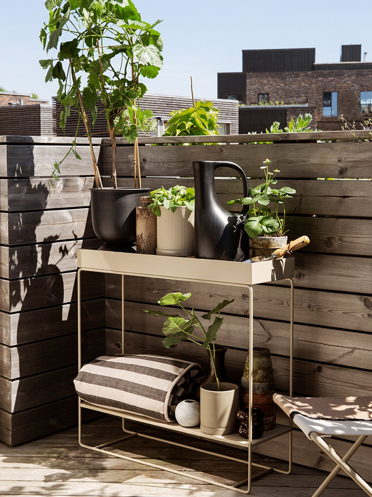 plant accent table