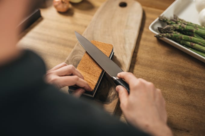 fiskars knife block with 5 knives