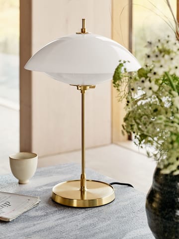 Clam table lamp 50 cm - Opal-brass - Fritz Hansen