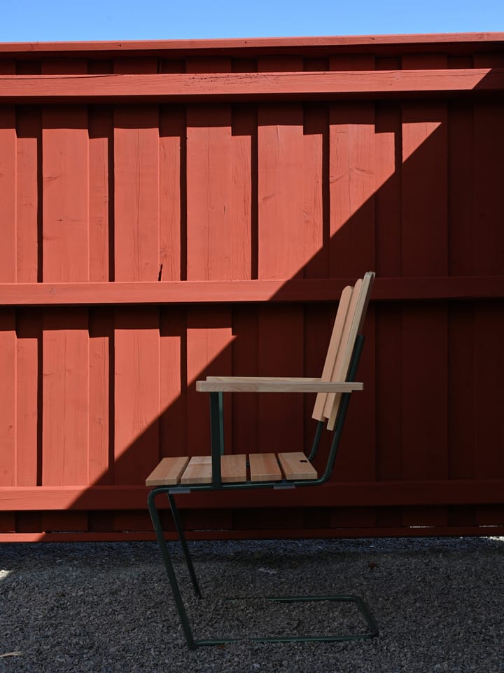 A2 armchair, Oiled pine-green base Grythyttan Stålmöbler