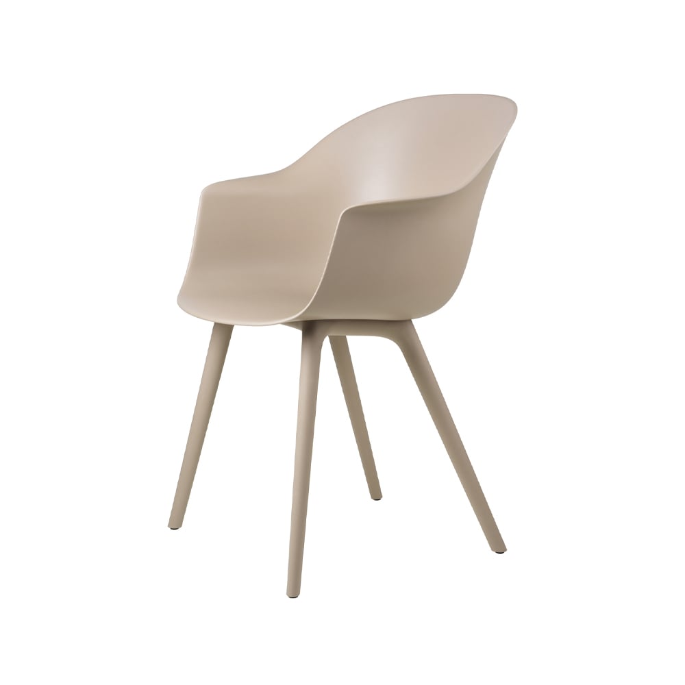 GUBI Bat Plastic chair New beige