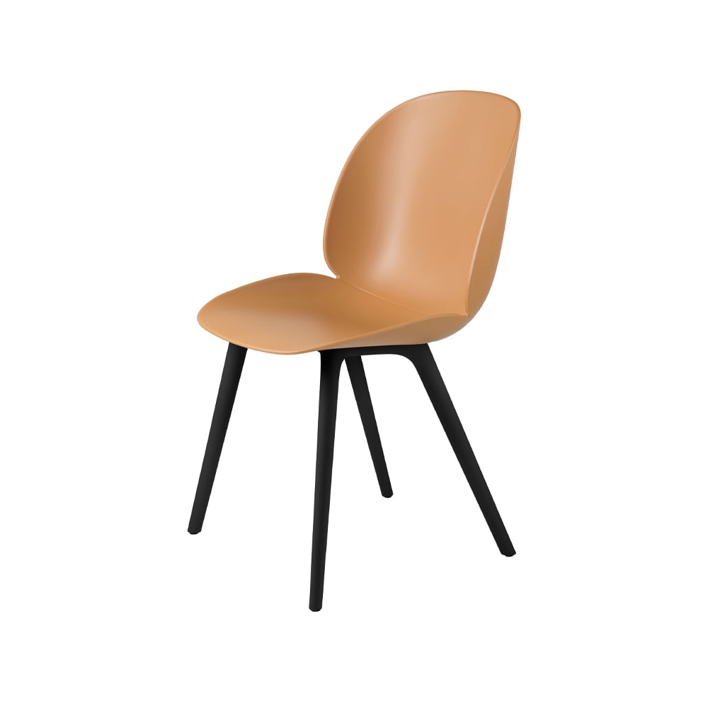 GUBI Beetle Plastic chair Amber brown, black leg