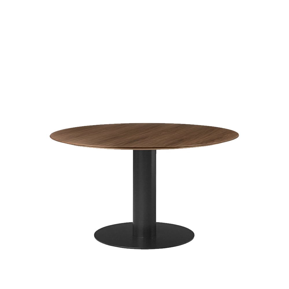 GUBI Gubi 2.0 dining table American walnut. ø130. black stand