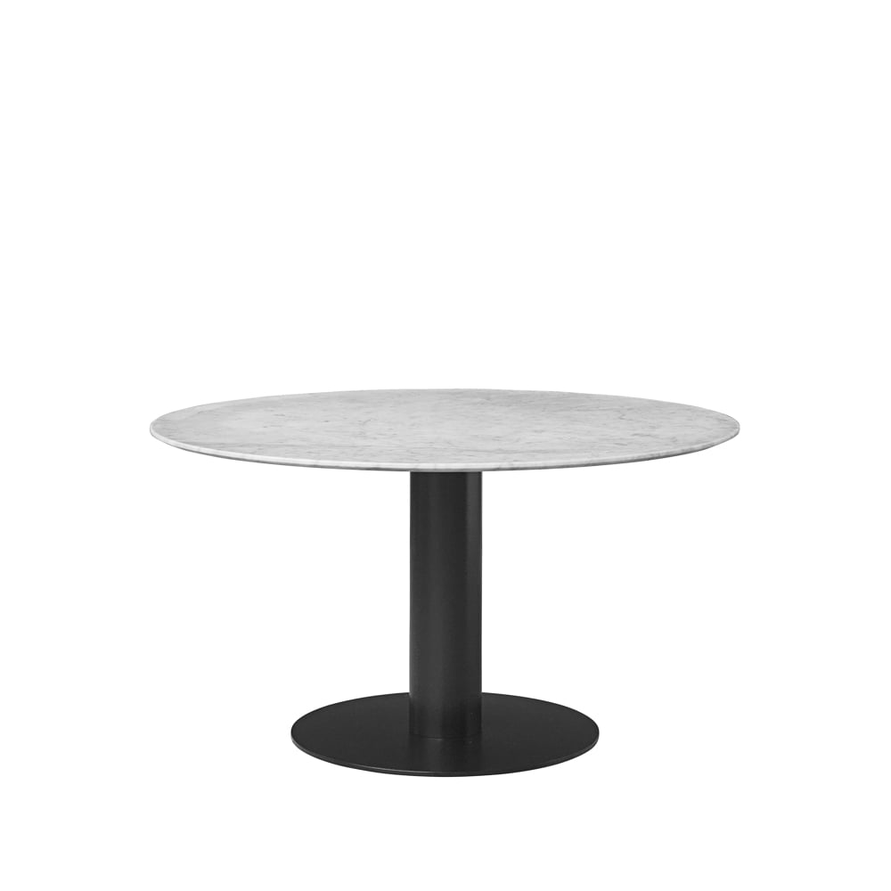 GUBI Gubi 2.0 dining table Marble white. ø130. black stand