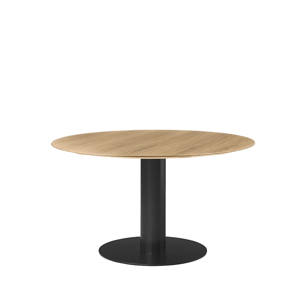 GUBI Gubi 2.0 dining table Oak. ø130. black stand