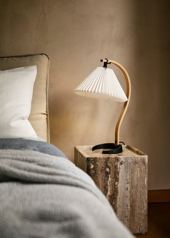 Timberline table lamp, Oak-birch-white GUBI