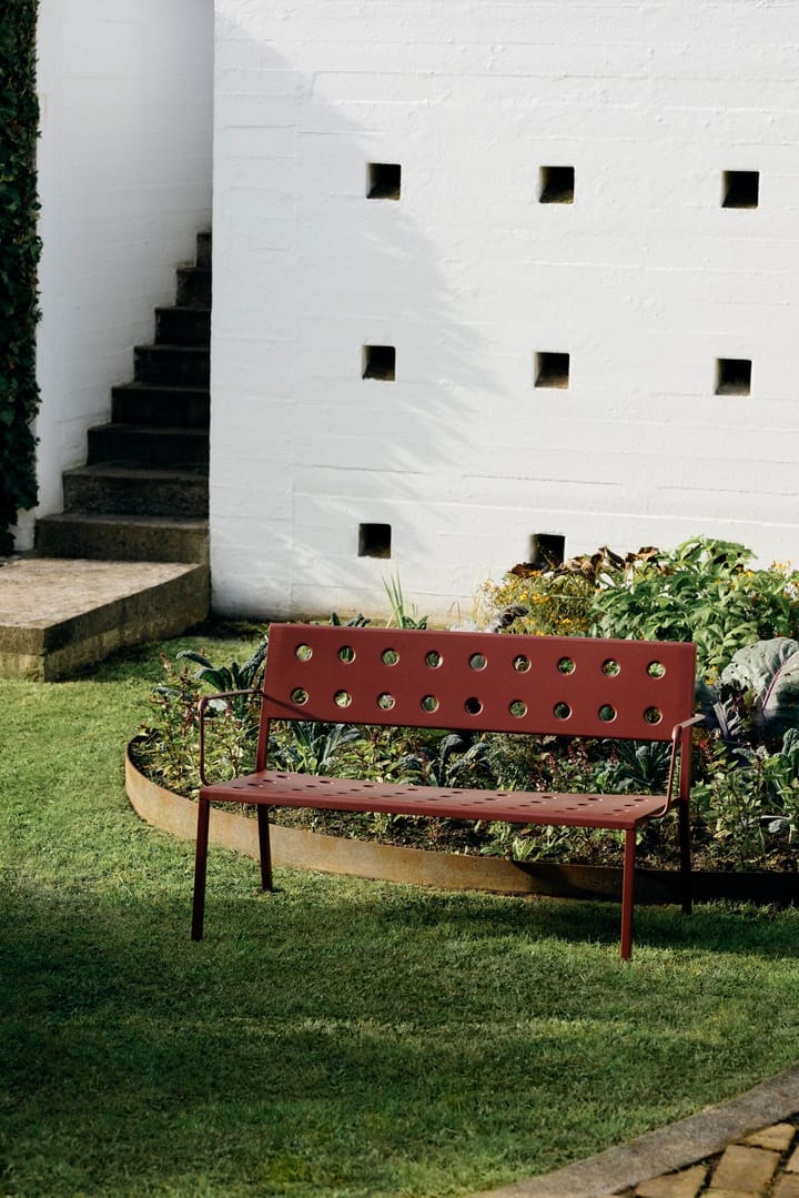 Balcony Lounge bench with armrest 121.5x69 cm, Iron red HAY