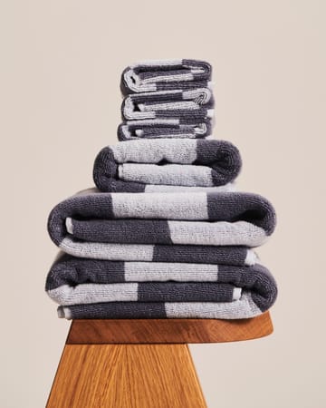 Check bath towel 70x136 cm - Steel blue - HAY