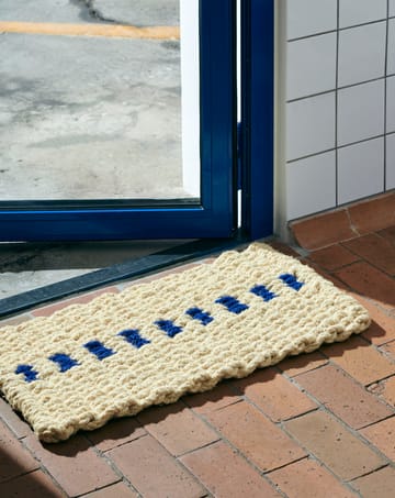 Coco Dot doormat - White-blue - HAY