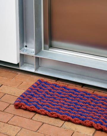 Coco Stripe Wave doormat - Brown-navy - HAY