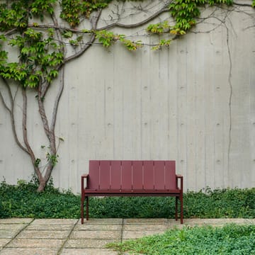 Crate Dining Bench lacquered pine - Iron red - HAY