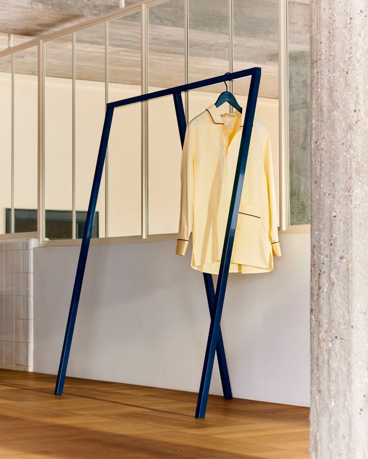 Loop Stand Wardrobe clothes hanger, Deep blue HAY