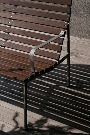 Traverse Lounge bench with armrests - Oiled ash - HAY