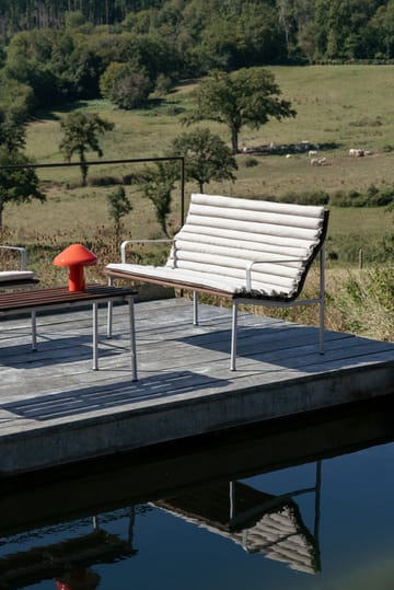 Traverse Lounge bench with armrests - Oiled ash - HAY