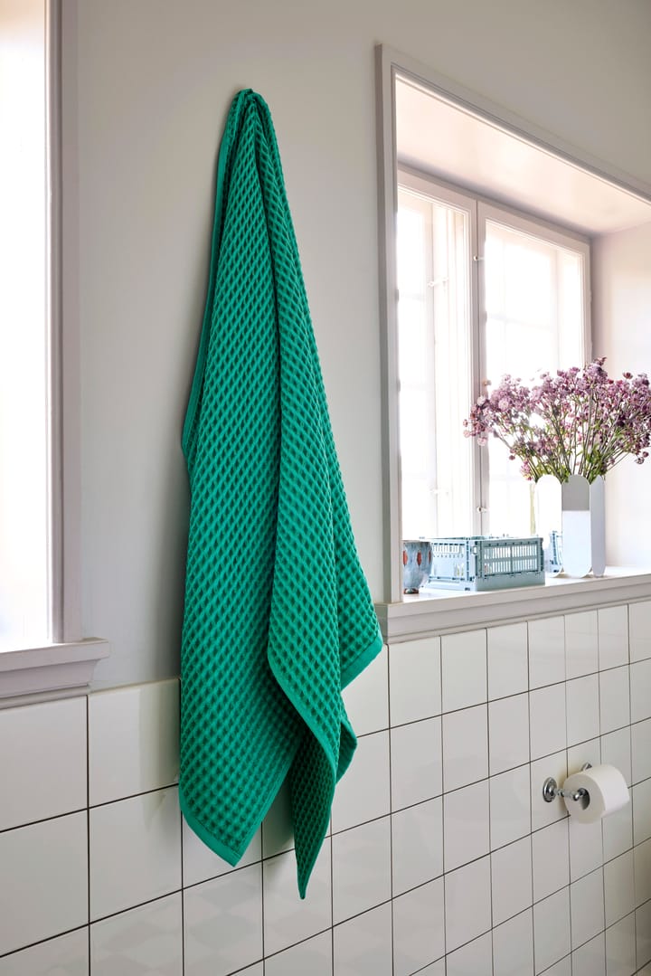 Waffle bath towel 70x140 cm, Emerald green HAY