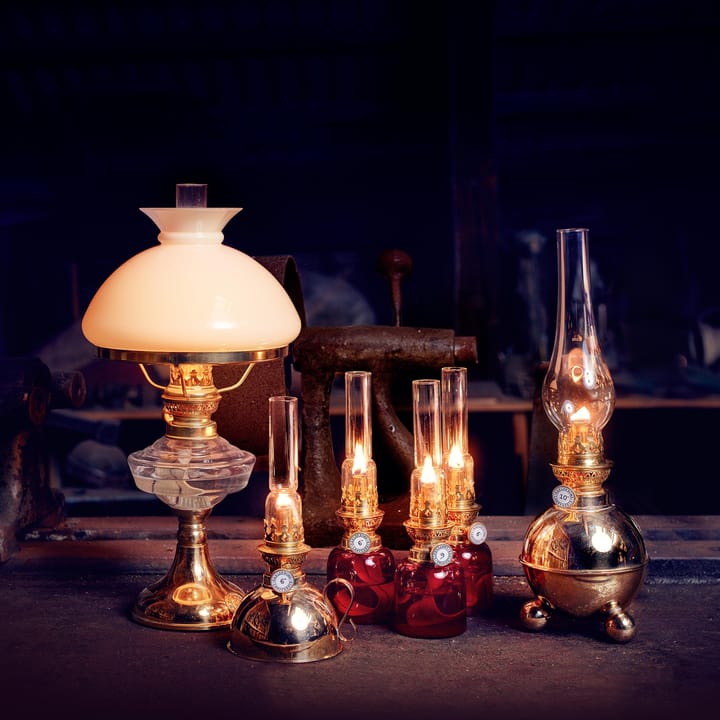 Koholmen paraffin lamp, roby red Karlskrona Lampfabrik