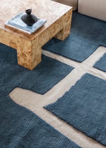 Gotland Klint wool rug - Cornflower blue 250x350 cm - Layered