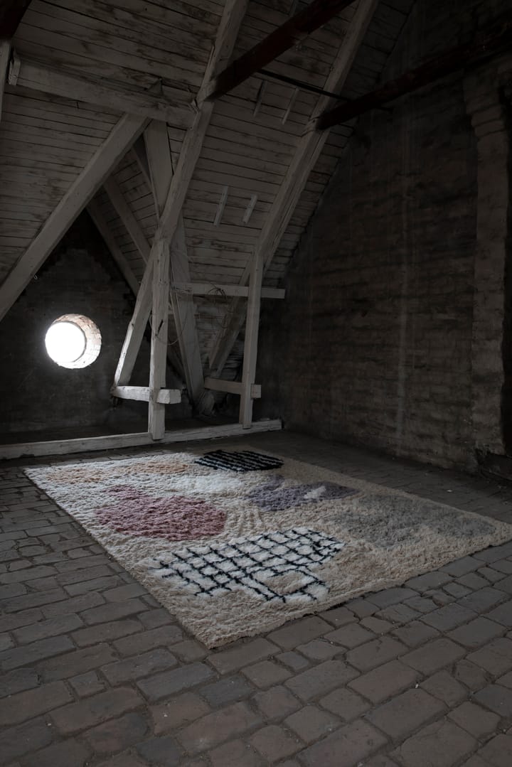 Picnic wool carpet, Beige. 250x350 cm Layered