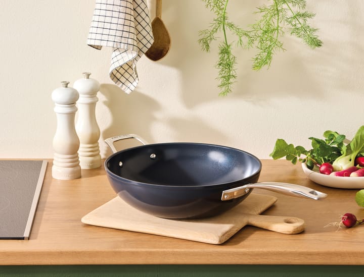 Ceramic wok pan, 30 cm Le Creuset