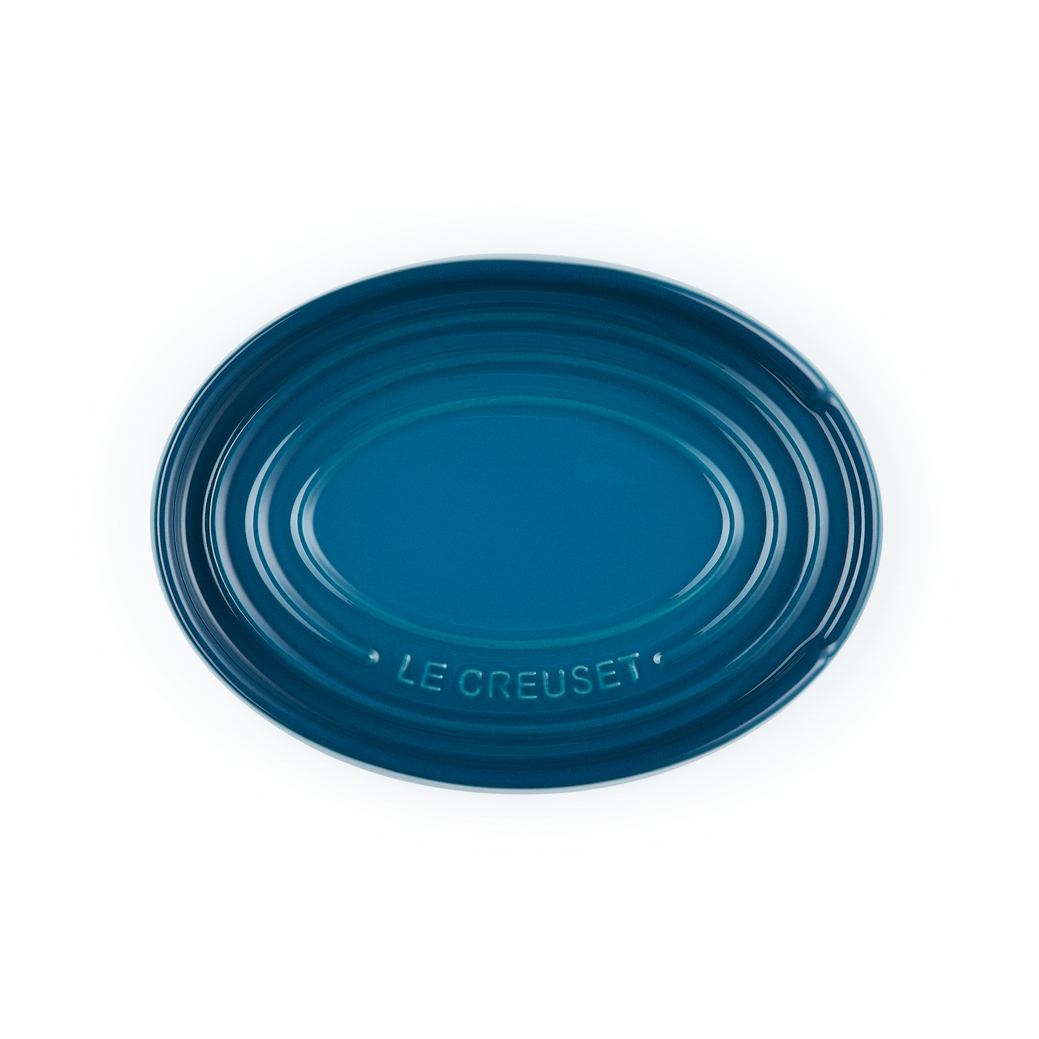 Le Creuset's NEW Oval Spoon Rest is a convenient and helpful worktop piece,  preventing mess and cutting down on time spent clearing up…