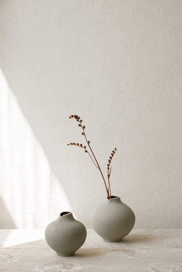 Line vase - Sand grey, small - Lindform