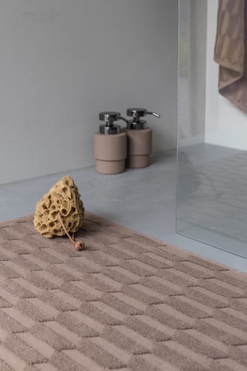 Geo bathroom mat 50x80 cm - Nougat - Mette Ditmer