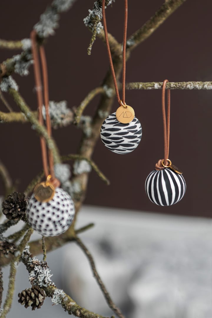 Globe Christmas bauble 3 pieces - Black - Mette Ditmer