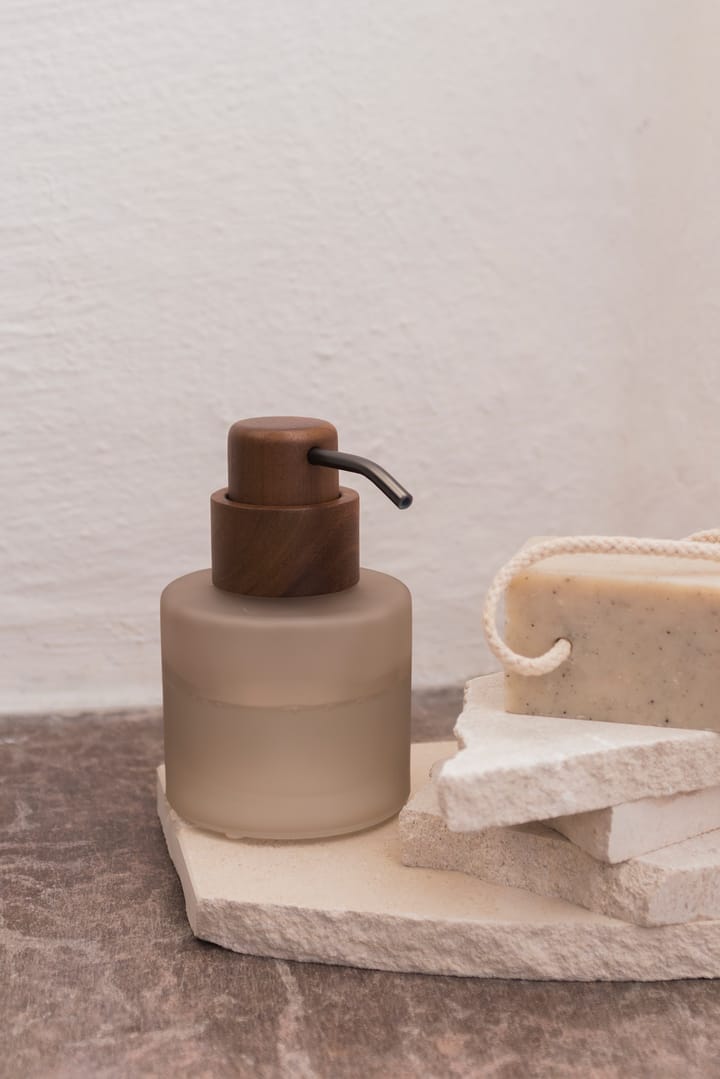 Modest Soap Dispenser Low, Kit Mette Ditmer