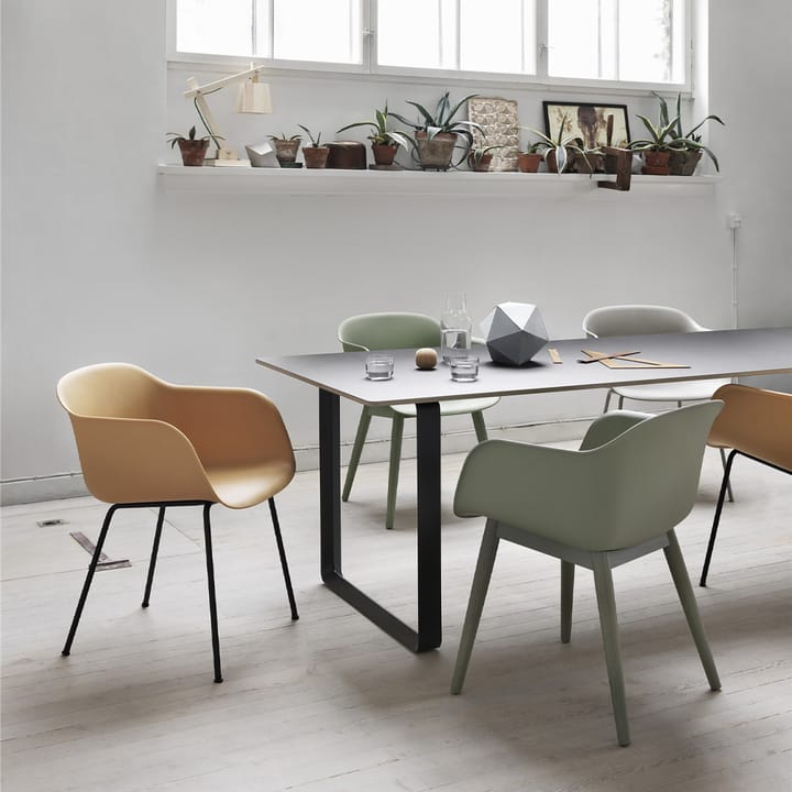 70/70 dining table 255x108 cm - Black linoleum-Plywood-Sand - Muuto