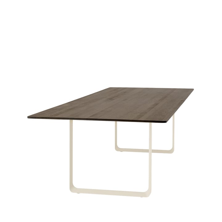 70/70 dining table 295x108 cm - Solid smked oak-Sand - Muuto