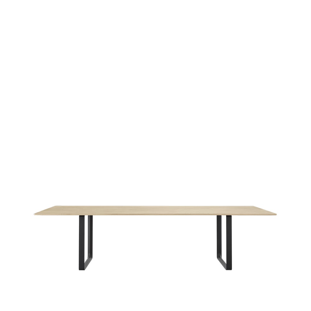 Muuto 70/70 dining table 295x108 cm Sollid oak-Black