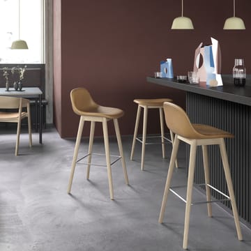 Fiber bar stool 75 cm - Dusty green, dark brown stained legs - Muuto